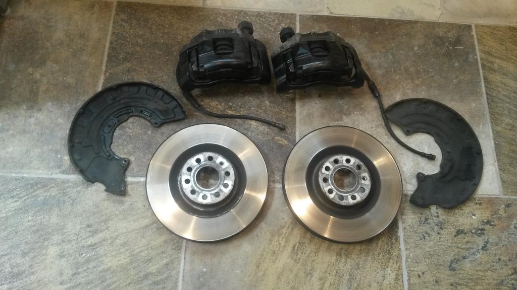 Golf R Front Brakes Calipers Discs 345mm (Audi S3/R32 etc...) Car