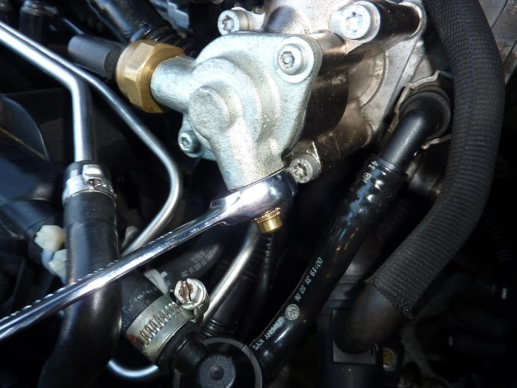 How to change Fuel Pump Cam Follower on 2.0 TFSi page 1 How to